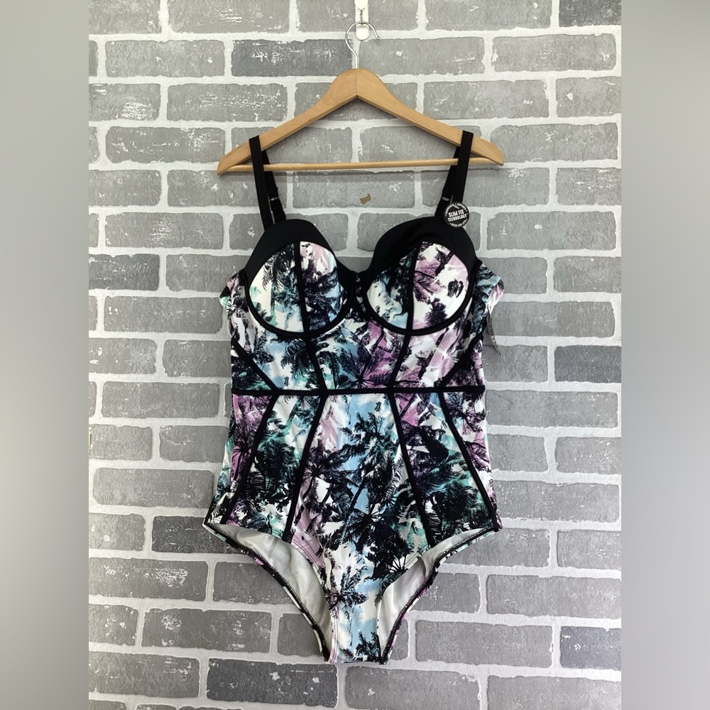 Torrid palms Slim Fix Underwire Piping One Piece Swimsuit Size 2 D/DD